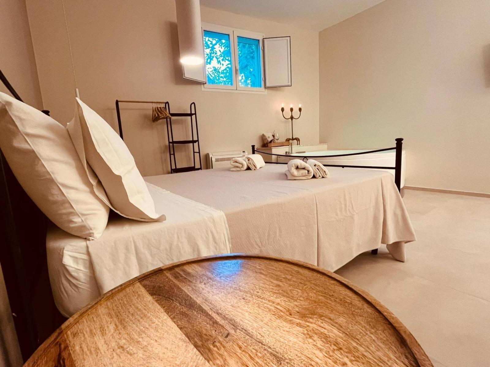 Deluxe Suite Spa Bath